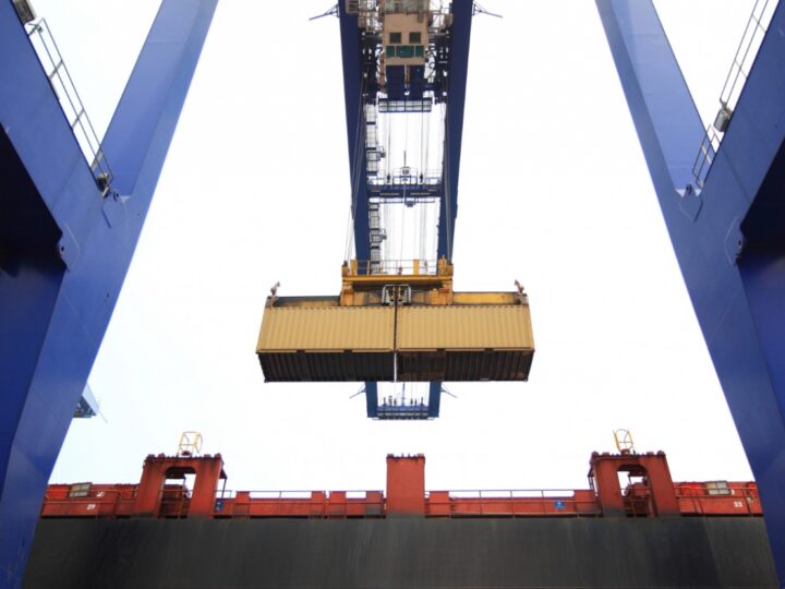 Niemieccy działacze na rzecz ochrony środowiska sprzeciwiają się konstrukcji terminalu kontenerowego w Świnoujściu
