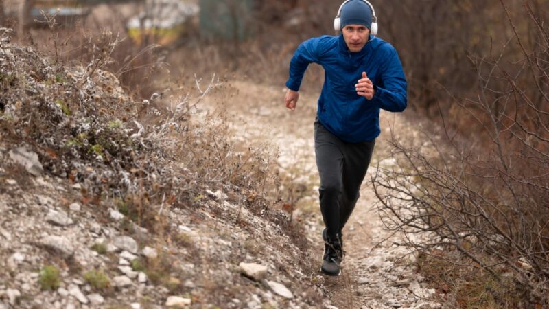 Poranny parkrun w Parku Zdrojowym przyciąga zarówno lokalnych mieszkańców, jak i gości z różnych części Polski