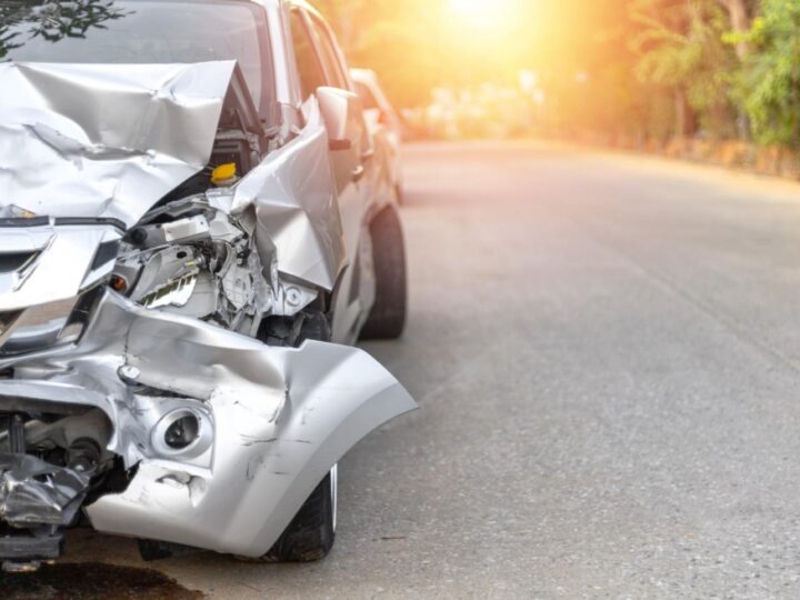 Tragiczny wypadek na ulicy Szkolnej w Świnoujściu – piesza potrącona przez auto