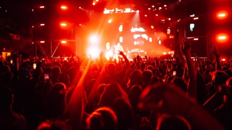 Śledziowy Festiwal w Świnoujściu: Tłumy na kulinarnym pikniku w muszli koncertowej