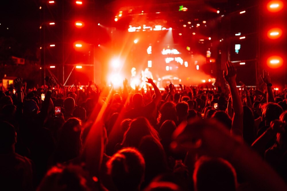 Śledziowy Festiwal w Świnoujściu: Tłumy na kulinarnym pikniku w muszli koncertowej