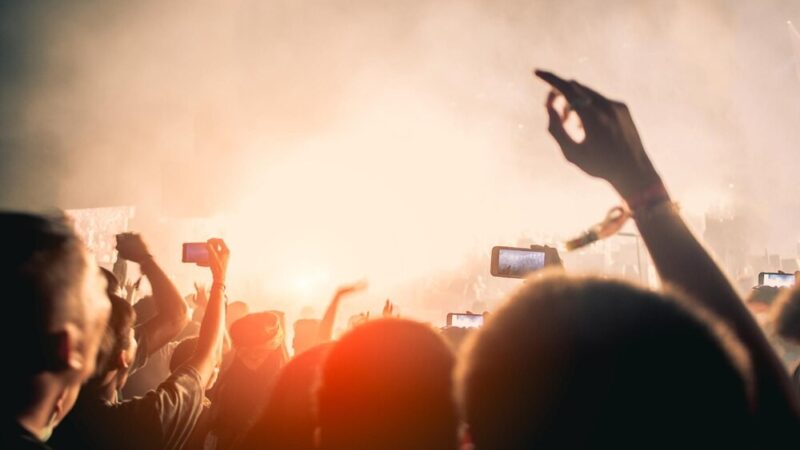 Muzyczna Odyseja: (Nie)zakazane Piosenki z Czasów Wojny