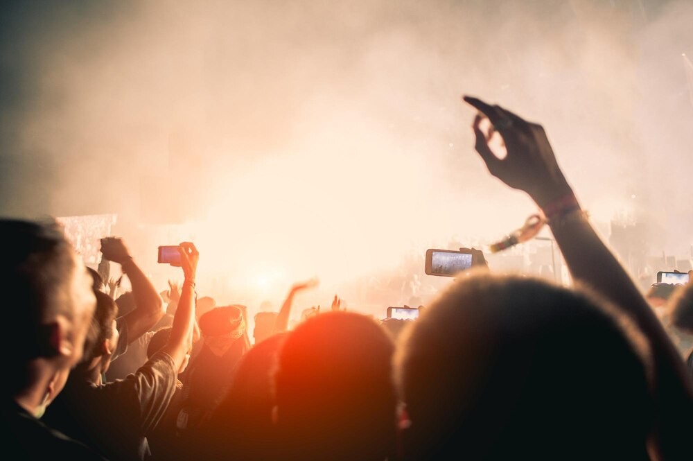 Muzyczna Odyseja: (Nie)zakazane Piosenki z Czasów Wojny