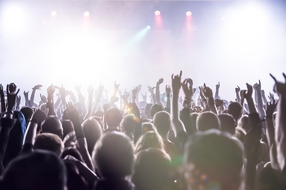 Wieczór pełen magii i muzyki Einaudiego w blasku świec