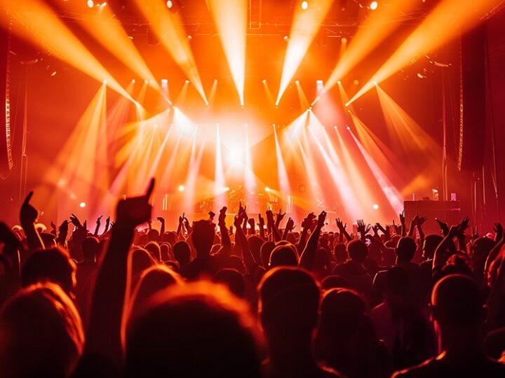 Niezapomniany wieczór z muzyką Ludovico Einaudiego w blasku świec