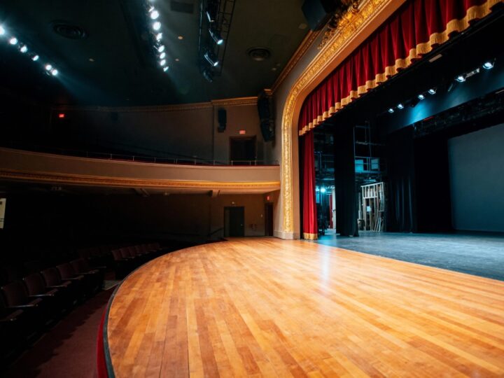 Bajkowe spotkania z Edytą w teatrzyku kamishibai