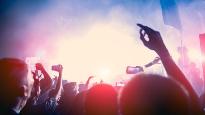 Zaduszki Jazzowe: Czesław Bobrecki oczarował publiczność w bibliotece