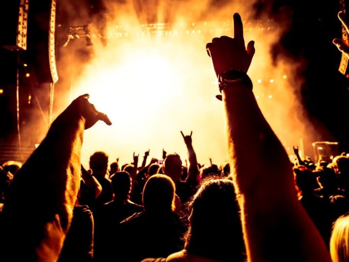 Kulturalny weekend w Świnoujściu: od świątecznych spektakli po burleskę