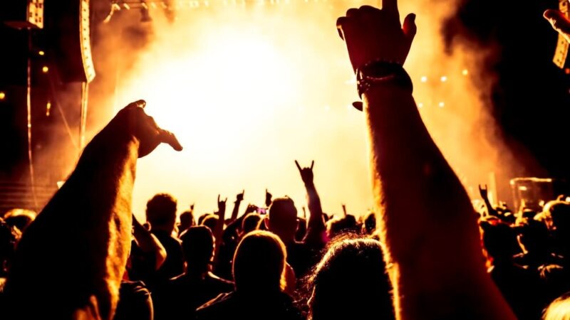 Kulturalny weekend w Świnoujściu: od świątecznych spektakli po burleskę