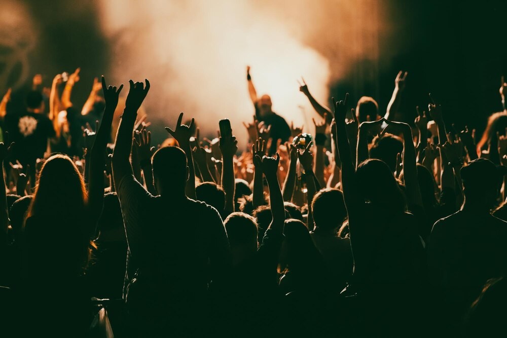 Walentynkowa potańcówka dla seniorów: tańcz i baw się z nami!