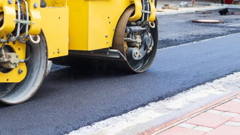 Zamknięcie przejazdu kolejowego w Mokrzycy Wielkiej – kluczowe informacje dla kierowców