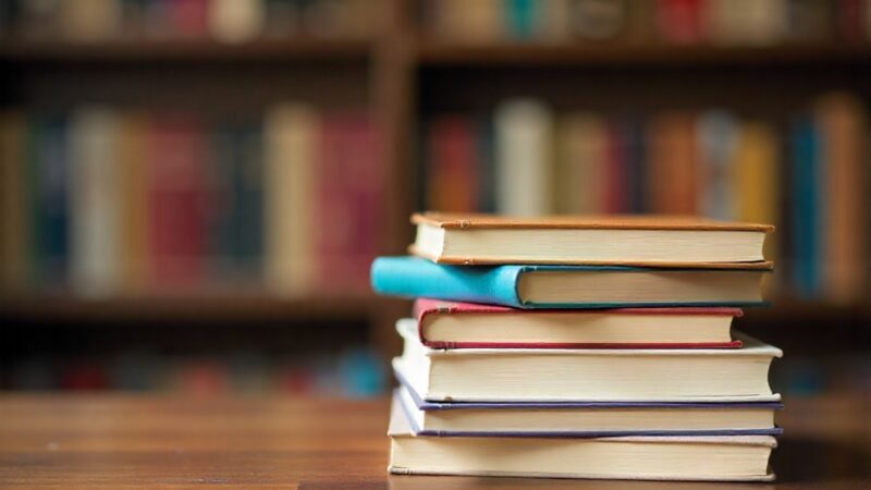 Kobiety Powstania Warszawskiego: emocjonalne wspomnienia w bibliotece