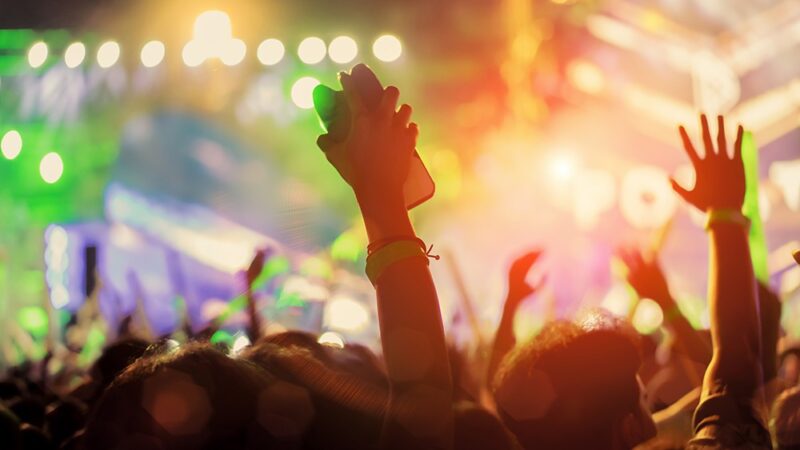 ABBA na nowo: koncert pełen dyskotekowych hitów!