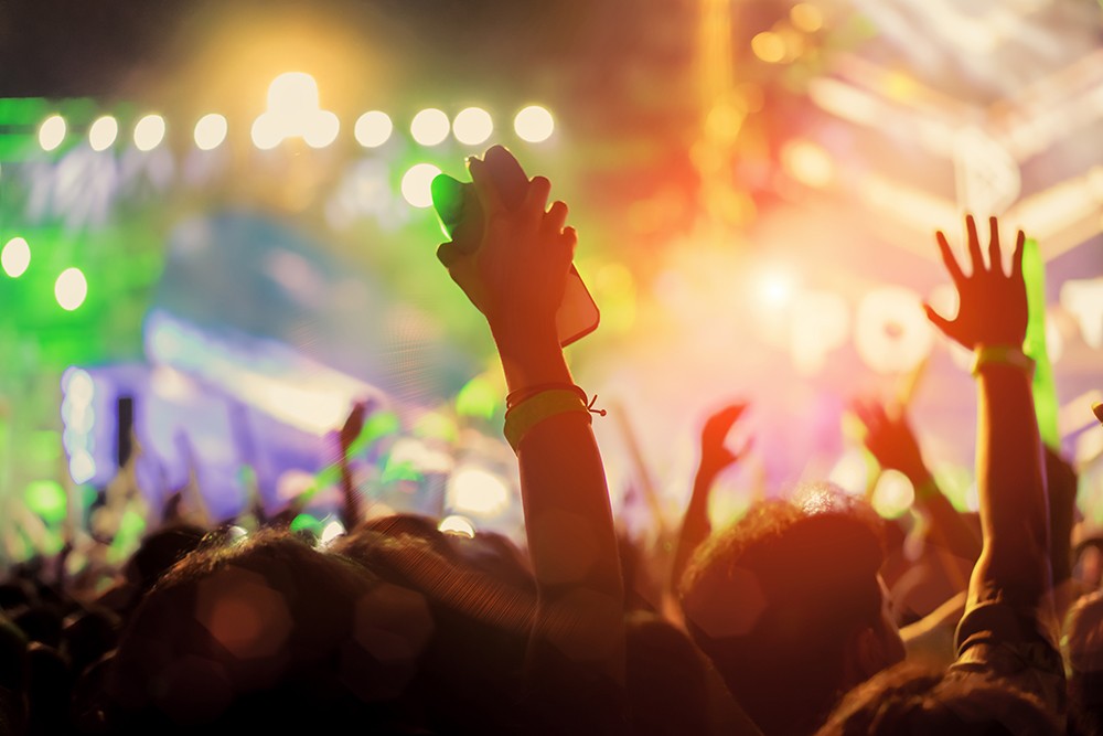 ABBA na nowo: koncert pełen dyskotekowych hitów!