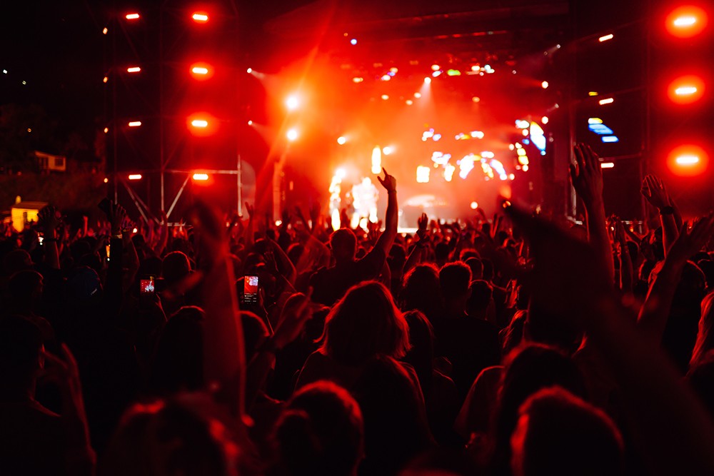 Muzyczne arcydzieła filmowe w Świnoujściu – nie przegap tej wyjątkowej nocy!