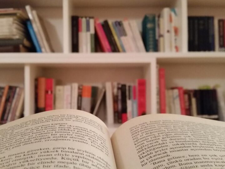 Widzialne / Niewidzialne” – Lilianna Słaby odkrywa tajemnice w Bibliotece