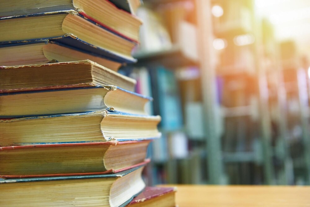 Jesień w bibliotece: zanurz się w literackim świecie pełnym kolorów