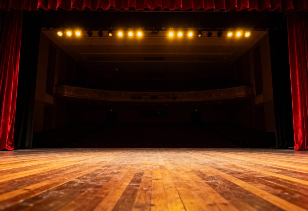 Teatralna przygoda z żubrem Kubą i wiewiórką Ulą w magicznych zakątkach świata