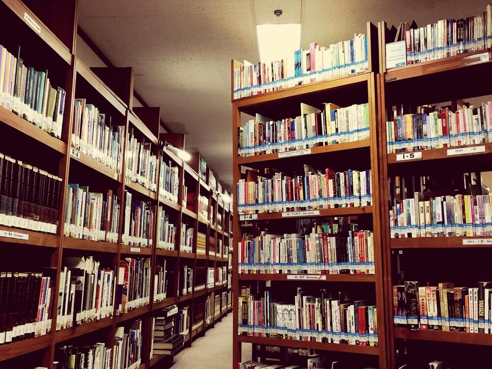 TROPY I TAJEMNICE W BIBLIOTECE!