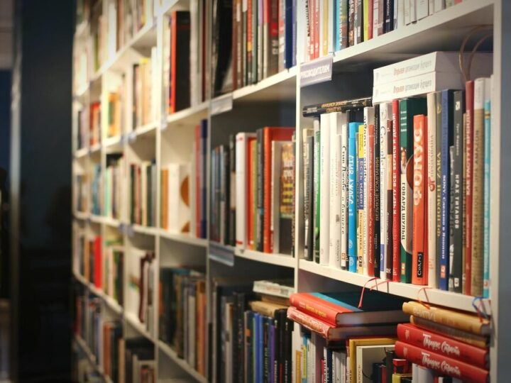 Mali detektywi odkrywają tajemnice jesieni w bibliotece!