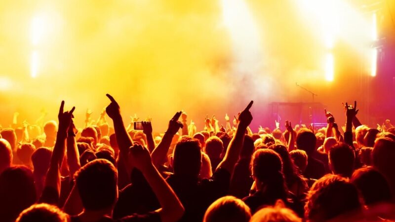 Wyjątkowy wyjazd dla seniorów na koncert „Kochajmy Starszych Panów!”!